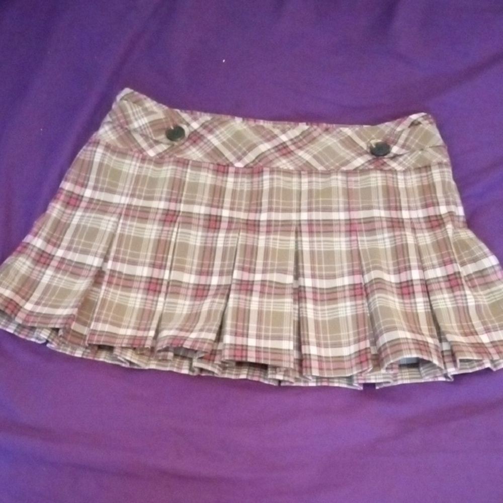 Cherokee Cream Pleated Skater Mini Skirt